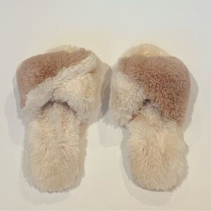 Shiraleah Chicago Slippers